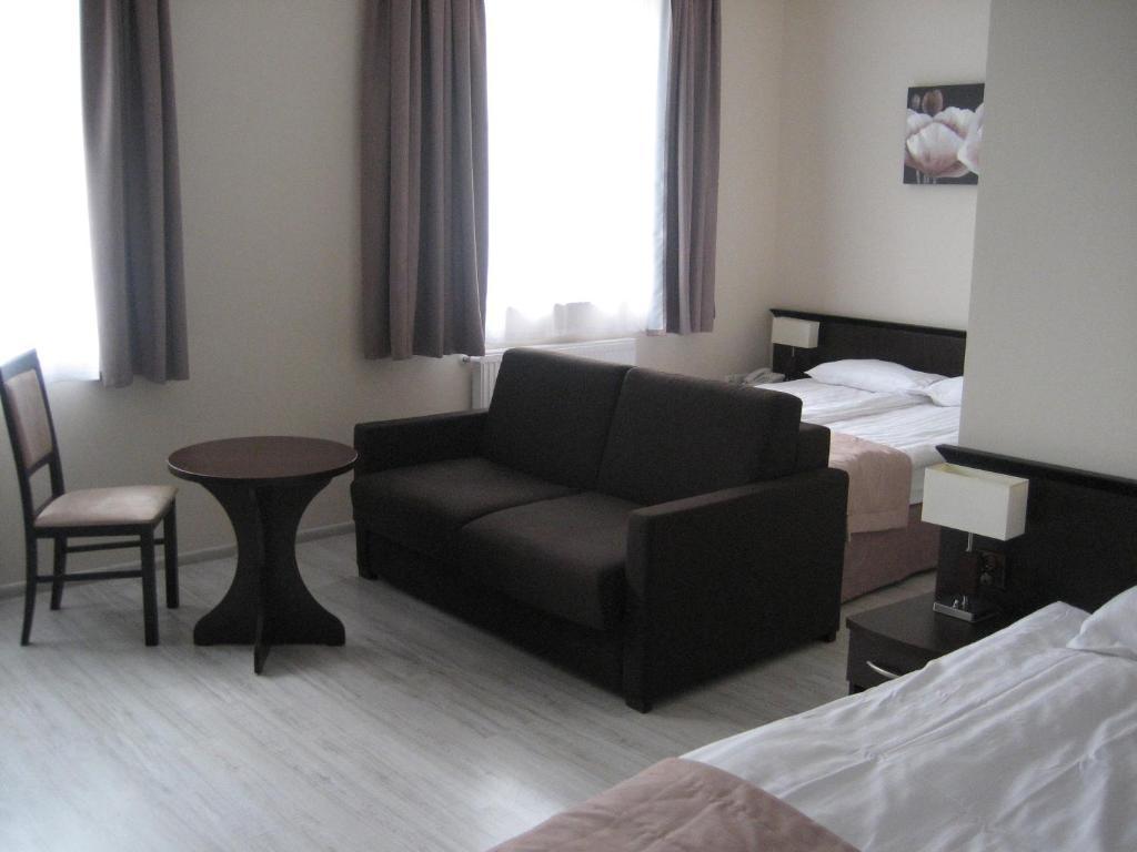 Hotel Feniks Gniezno Cameră foto